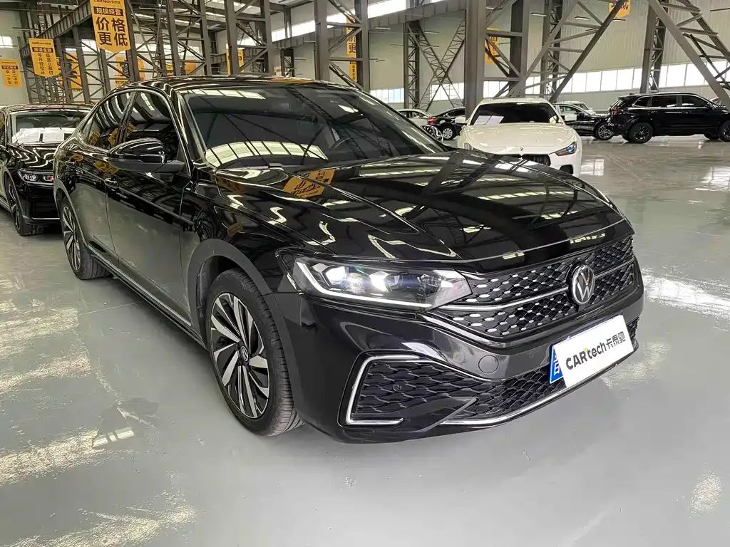 Volkswagen Passat — фото 7