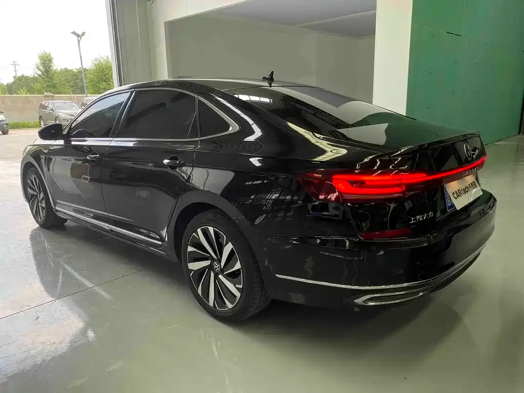 Volkswagen Passat — фото 8