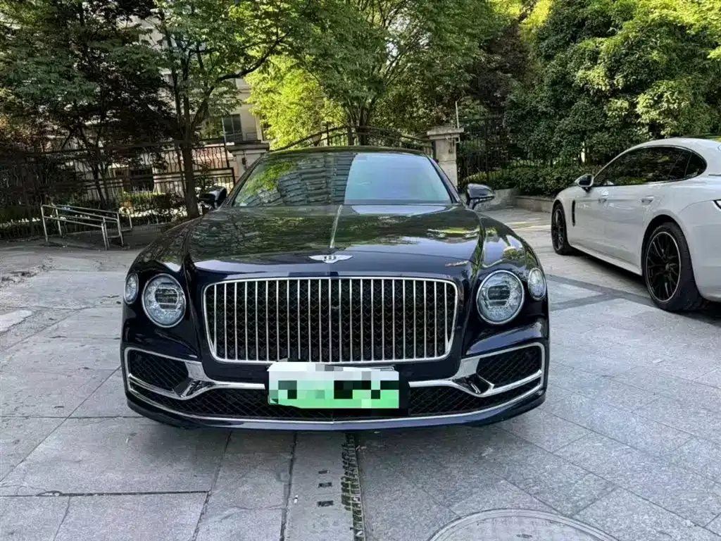 Bentley Flying Spur PHEV — фото 7