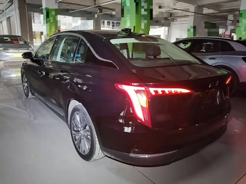 Hongqi E-QM5 — фото 9