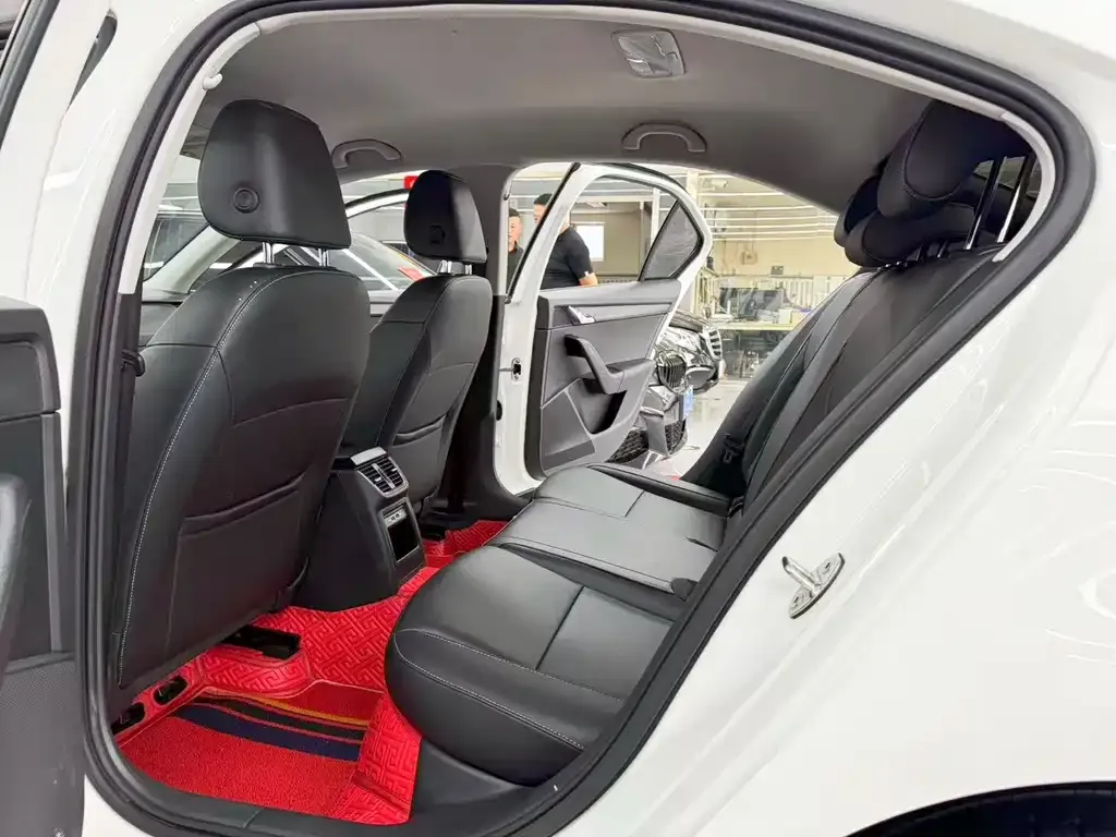 Skoda Octavia — фото 4