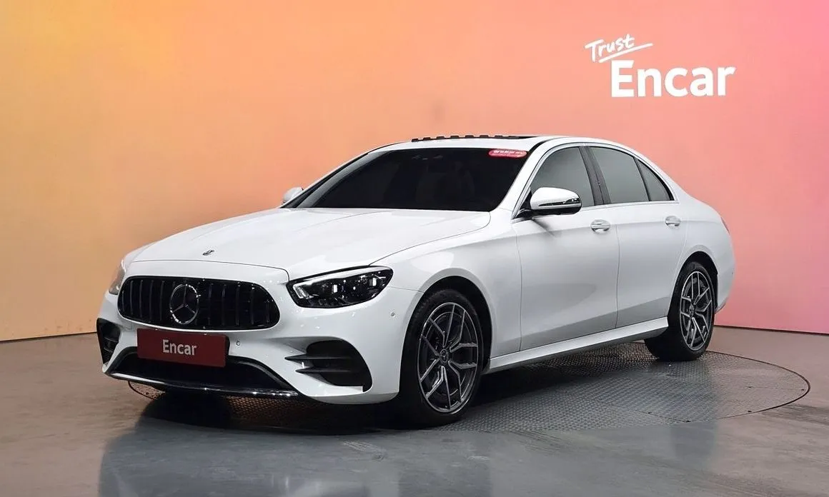 Mercedes-Benz E-Class — фото 1