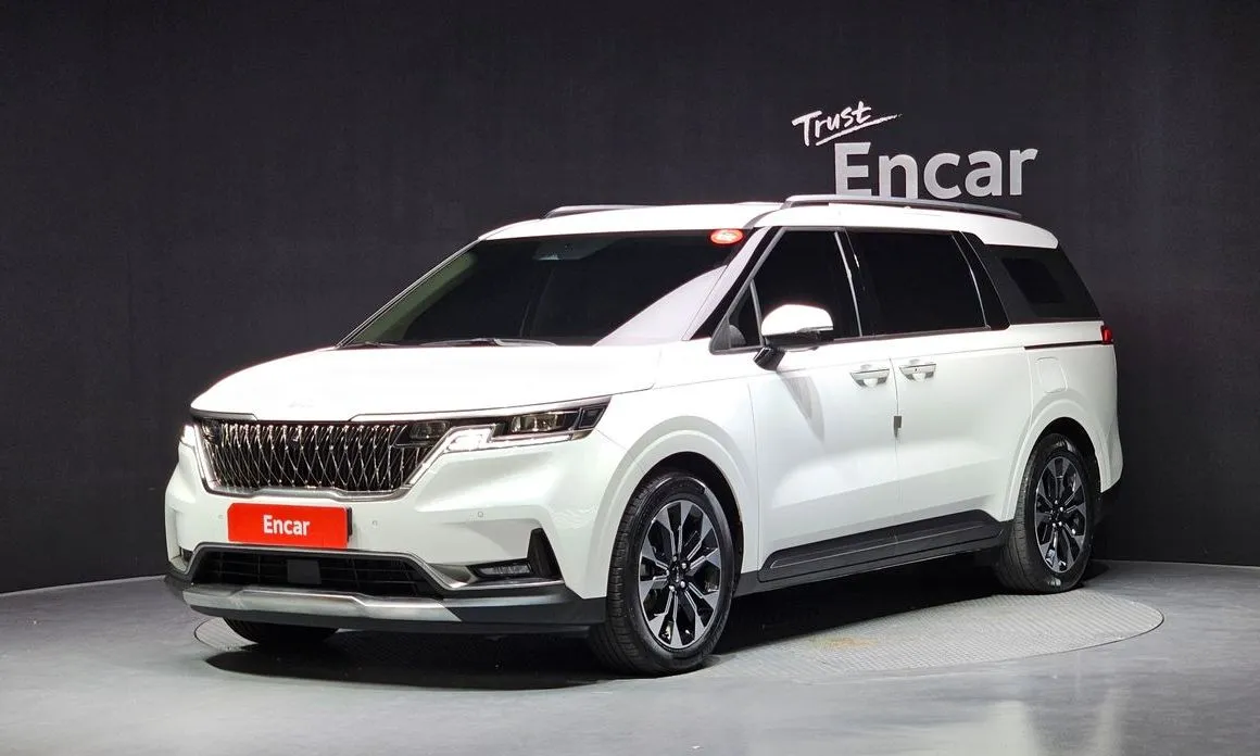 Kia Carnival — фото 1