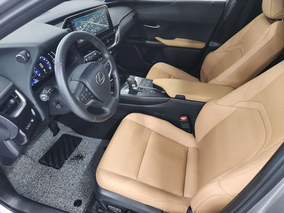 Lexus UX — фото 3