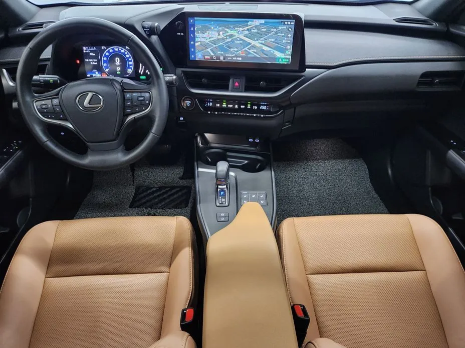 Lexus UX — фото 10