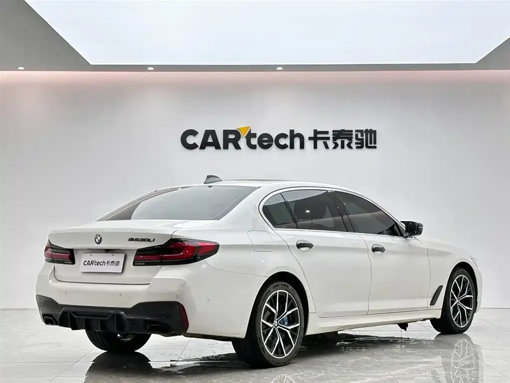 BMW 5 Series — фото 9