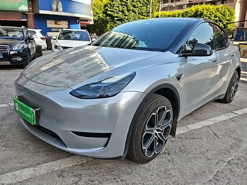 Tesla Model Y — фото 8