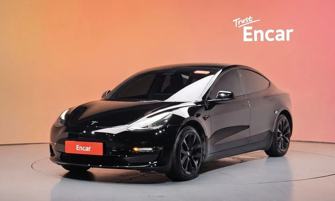 Tesla Model 3 — фото 1