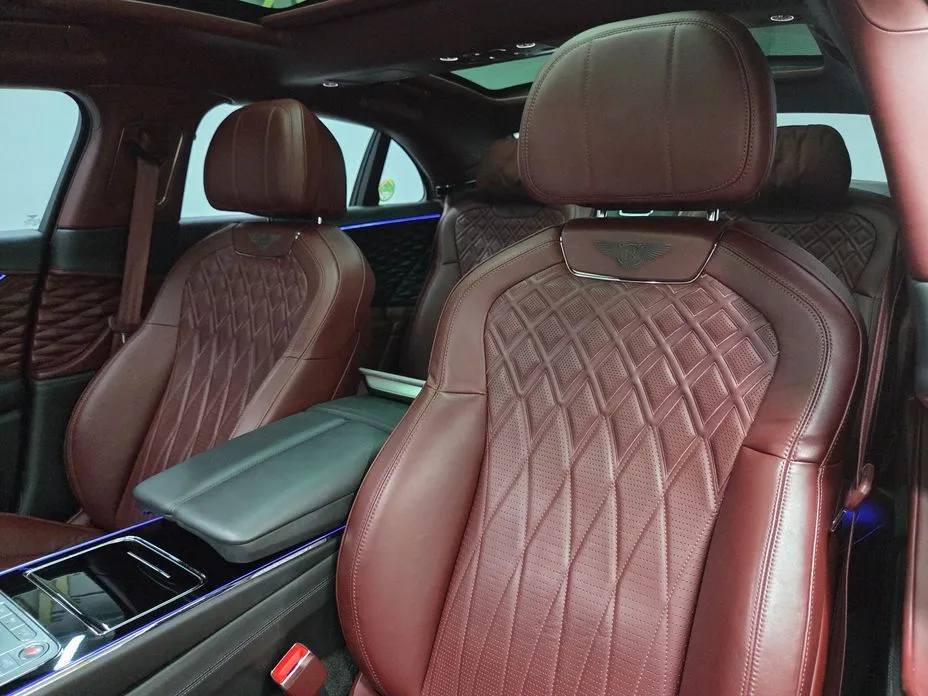 Bentley Flying Spur — фото 10