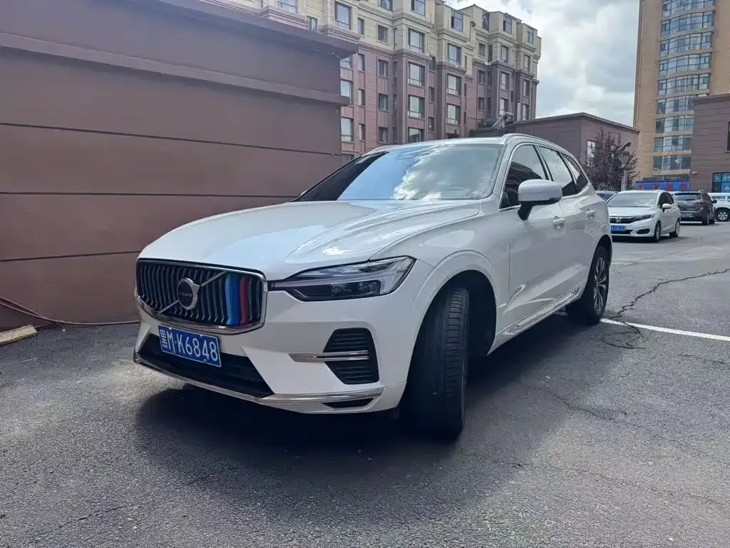 Volvo XC60 — фото 9