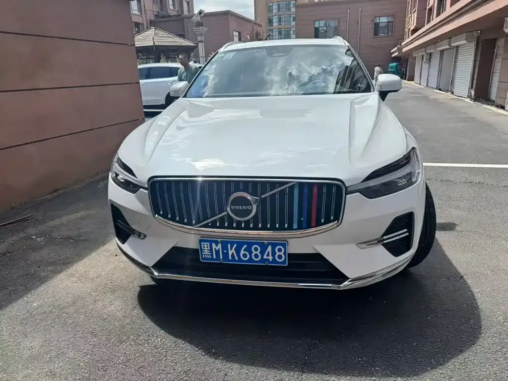 Volvo XC60 — фото 3