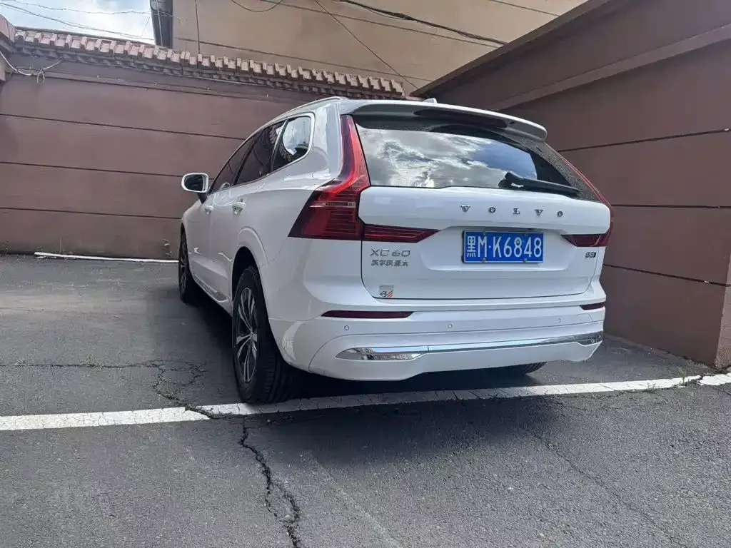 Volvo XC60 — фото 4