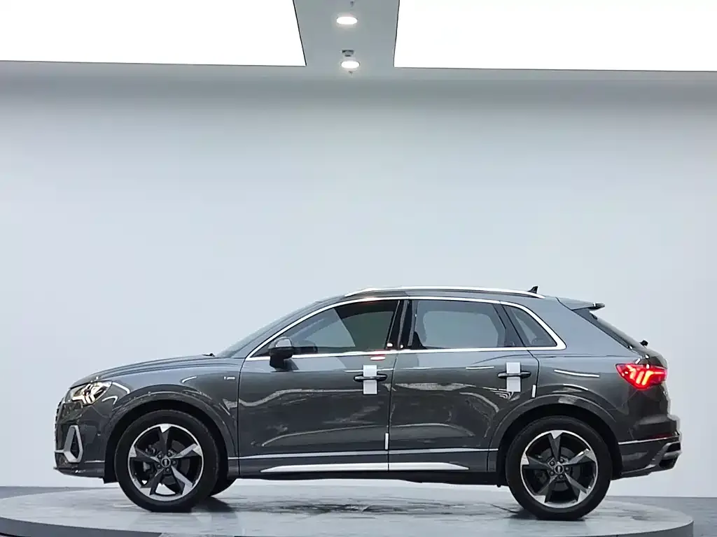 Audi Q3 — фото 8