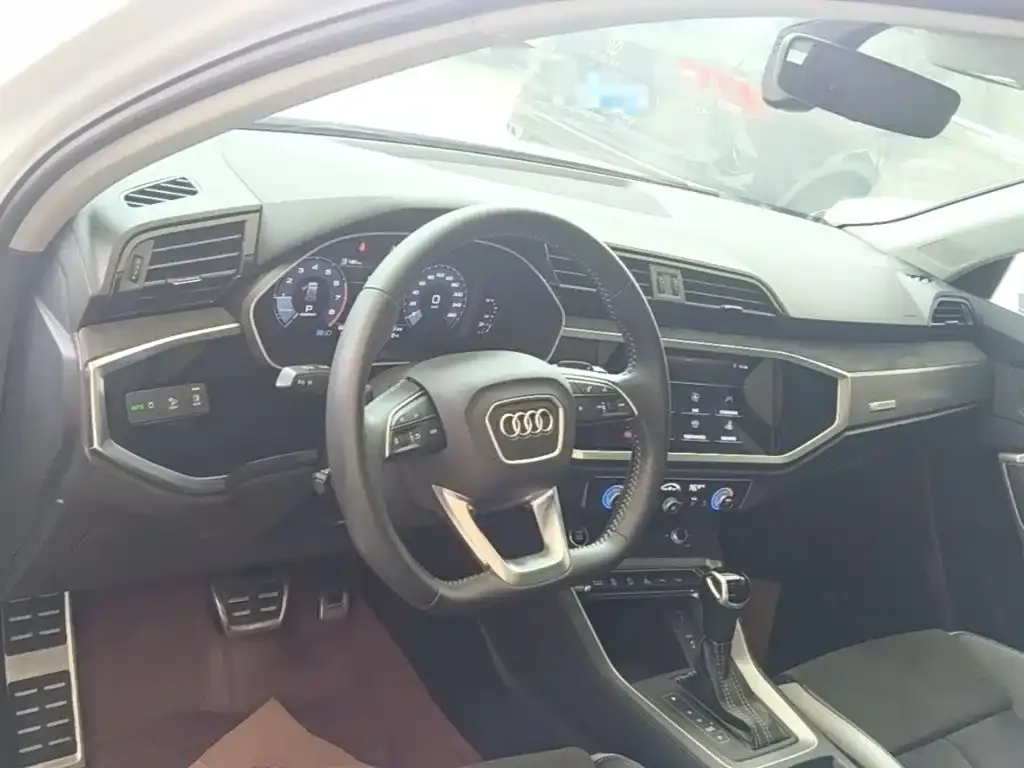 Audi Q3 — фото 2