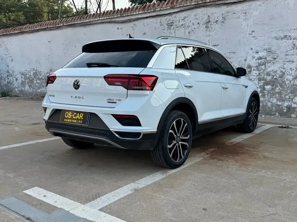 Volkswagen T-Roc — фото 10