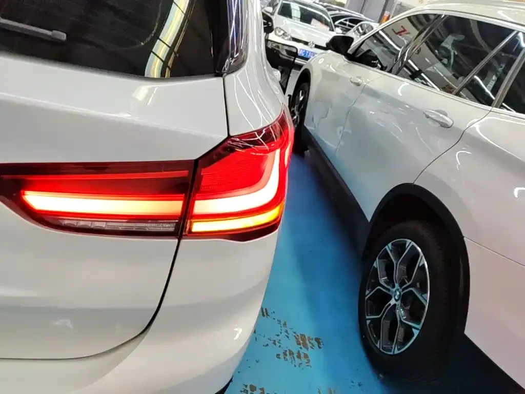 BMW X1 2021 из CN, фото 7