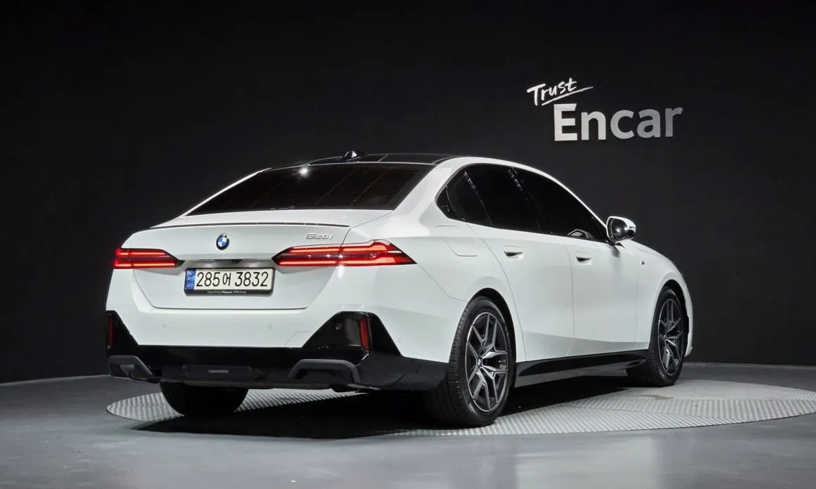 BMW 5-Series — фото 10
