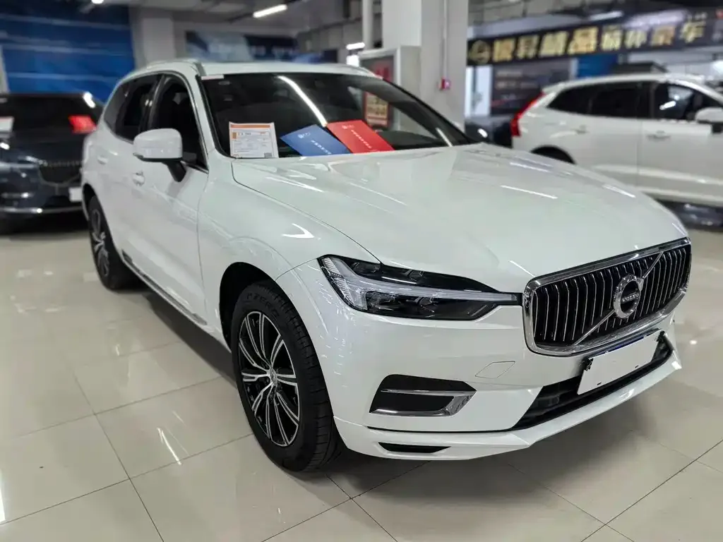 Volvo XC60 — фото 9