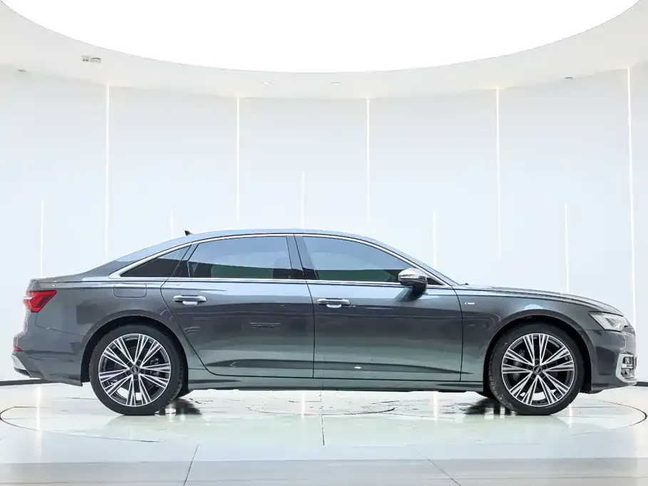 Audi A6L — фото 10