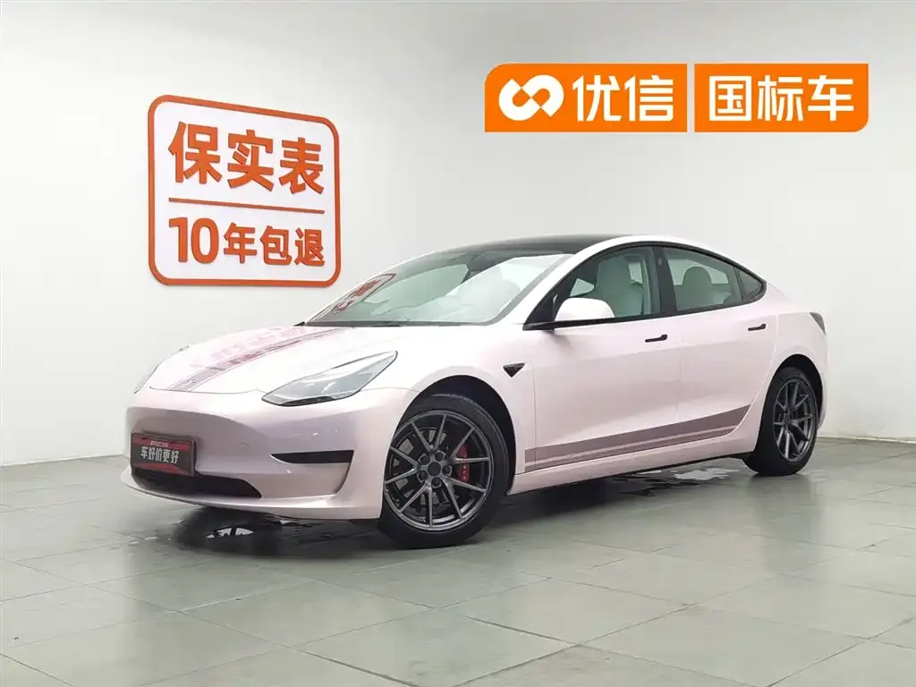 Tesla Model 3 — фото 1
