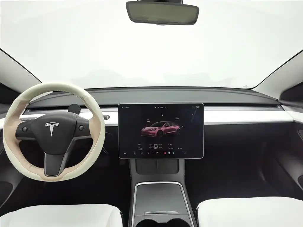 Tesla Model 3 — фото 8