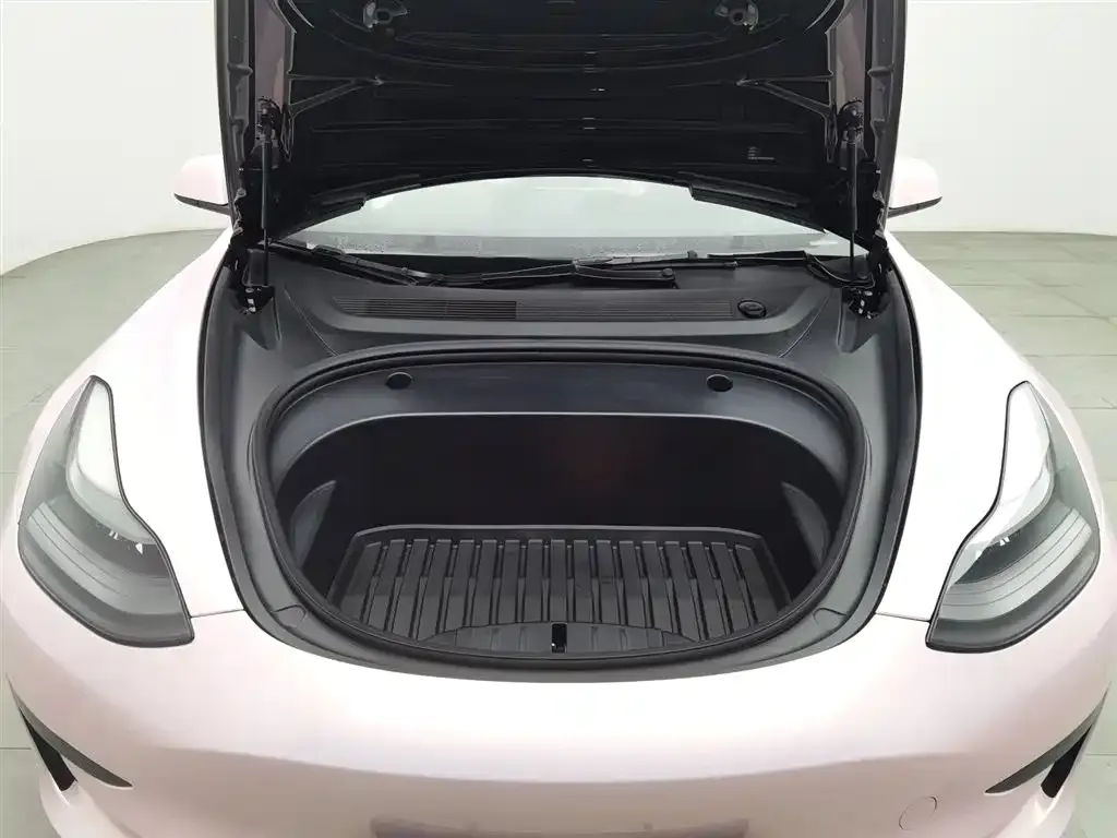 Tesla Model 3 — фото 6