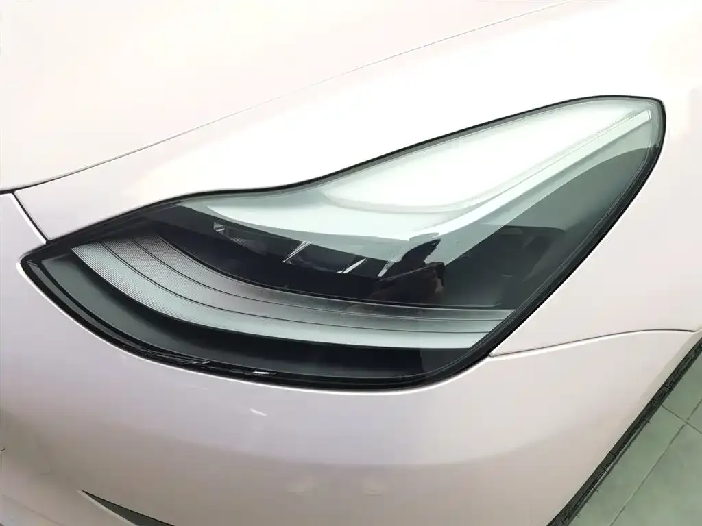 Tesla Model 3 — фото 10