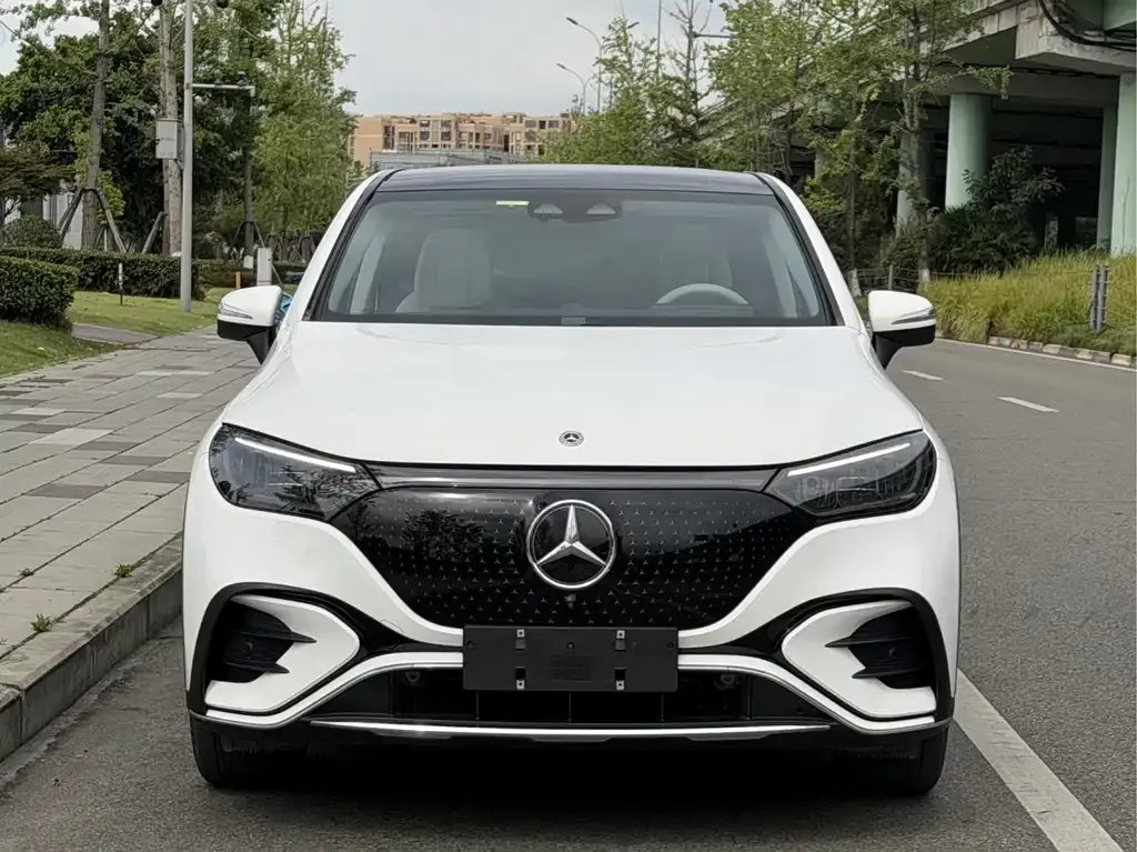 Mercedes-Benz EQE SUV — фото 8