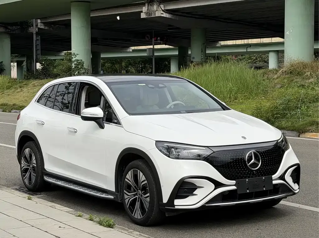 Mercedes-Benz EQE SUV — фото 7