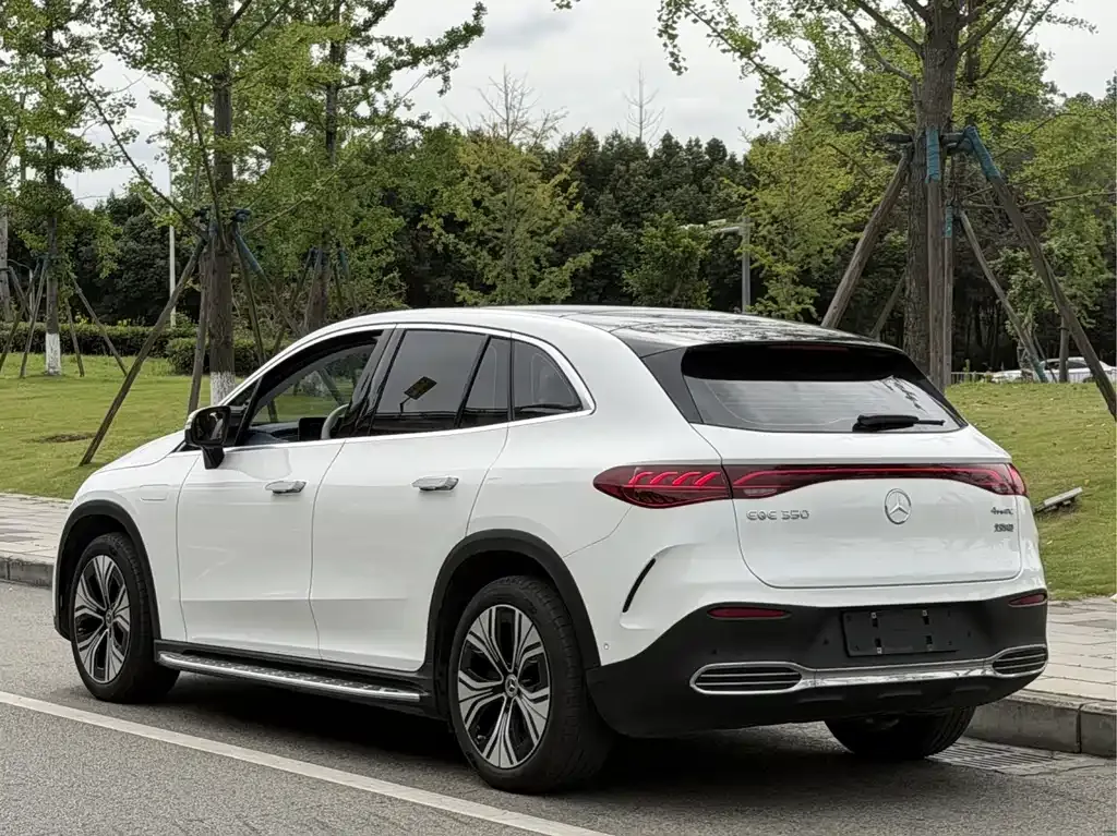 Mercedes-Benz EQE SUV — фото 9