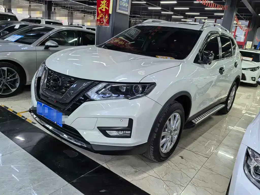 Nissan X-Trail — фото 1