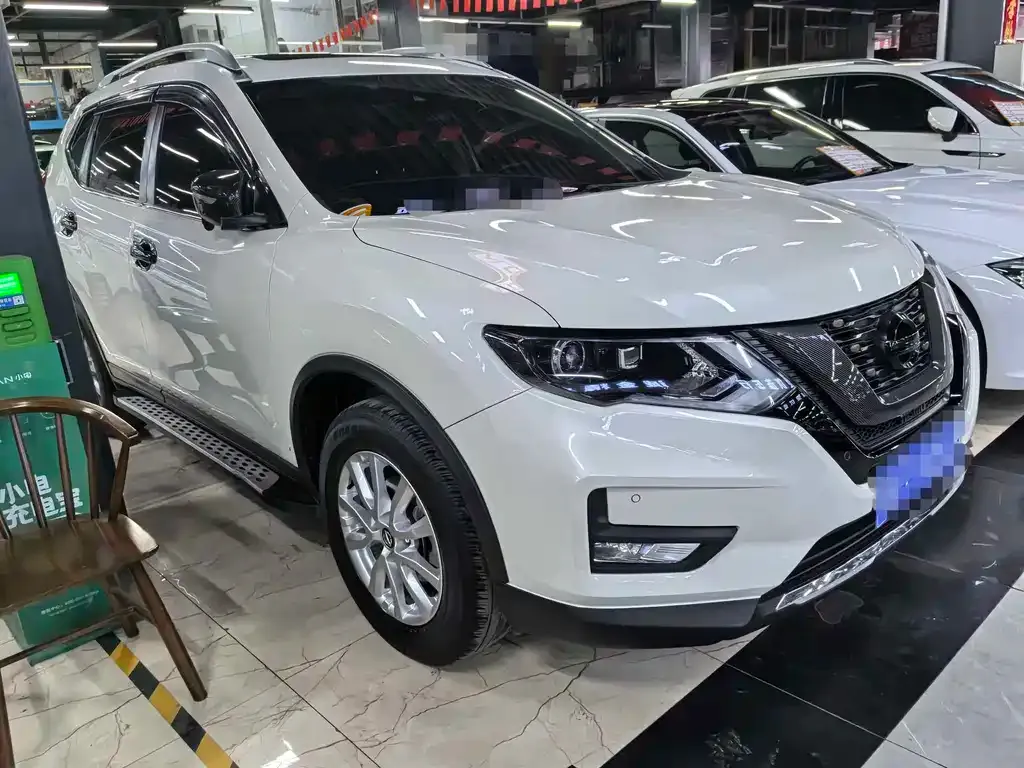 Nissan X-Trail — фото 10