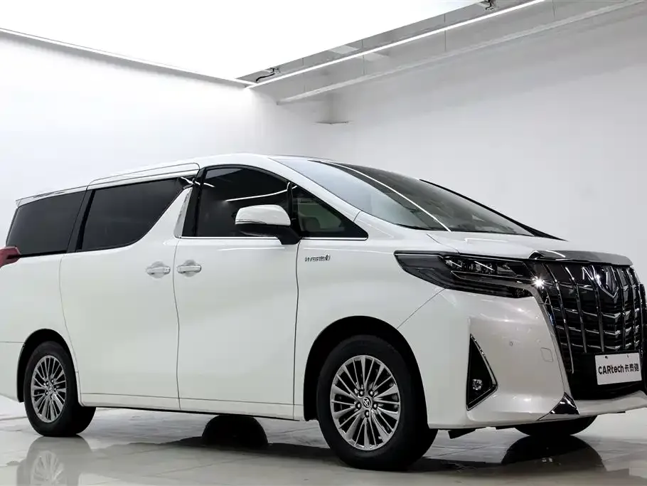 Toyota Alphard — фото 7