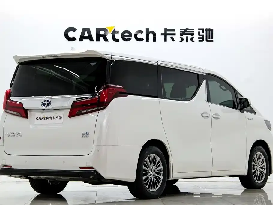 Toyota Alphard — фото 10