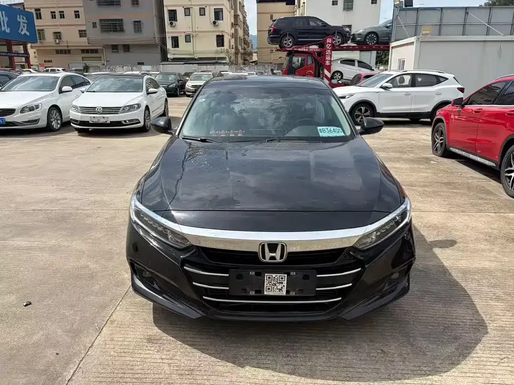 Honda Accord — фото 1