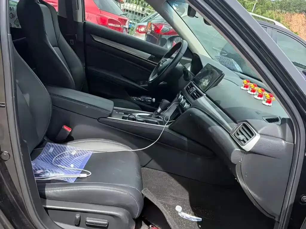 Honda Accord — фото 4