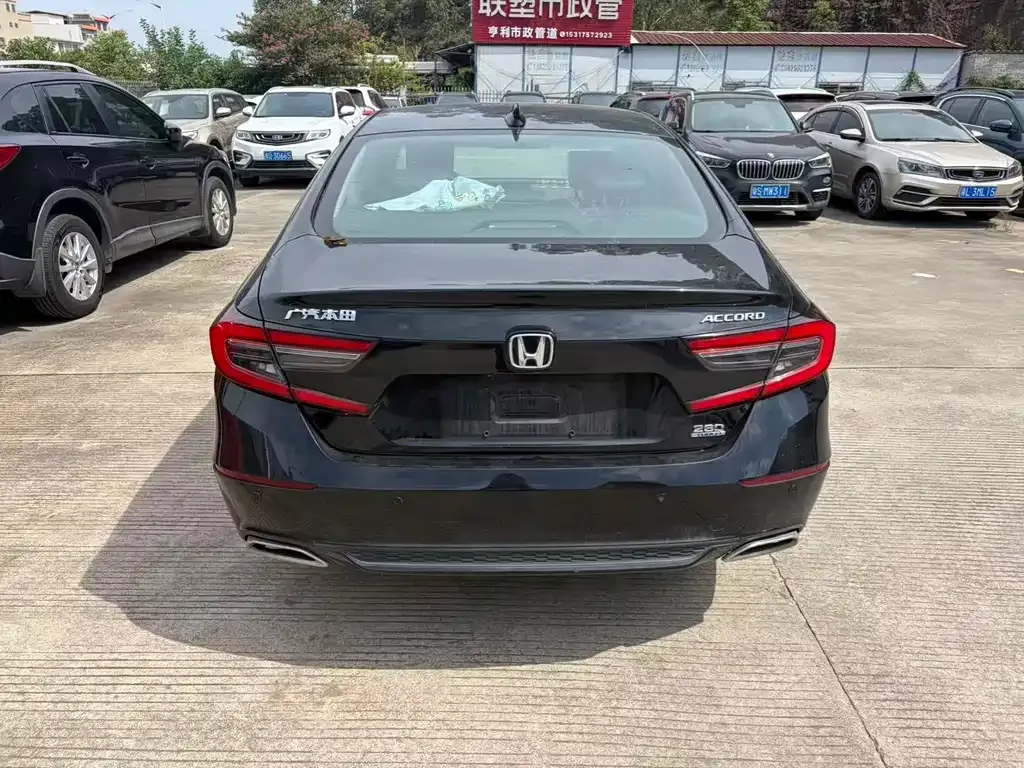 Honda Accord — фото 7