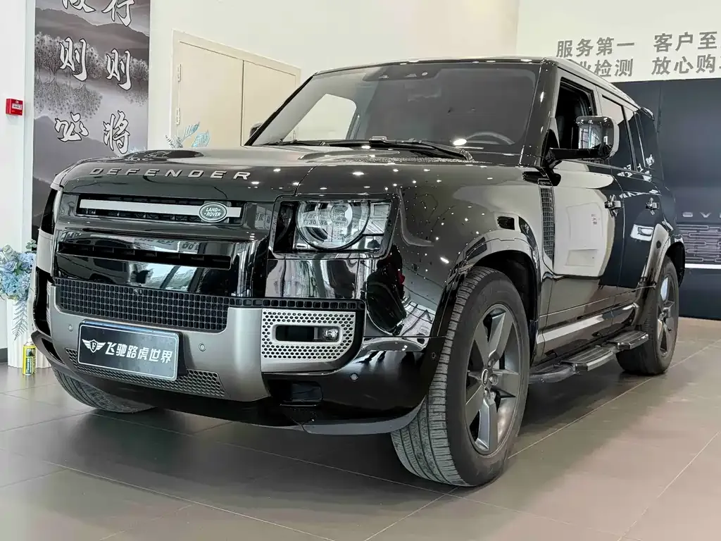 Land Rover Defender — фото 1