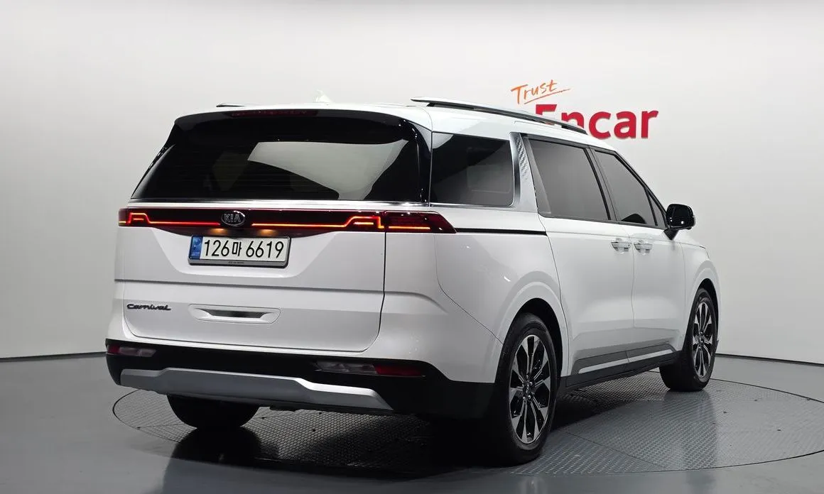 Kia Carnival — фото 2