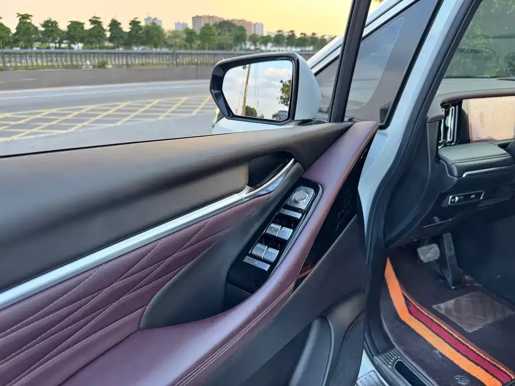 GAC Motor Trumpchi M8 — фото 10