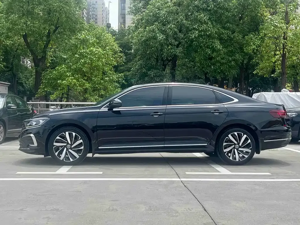 Volkswagen Passat — фото 7