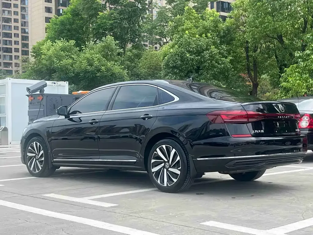 Volkswagen Passat — фото 8