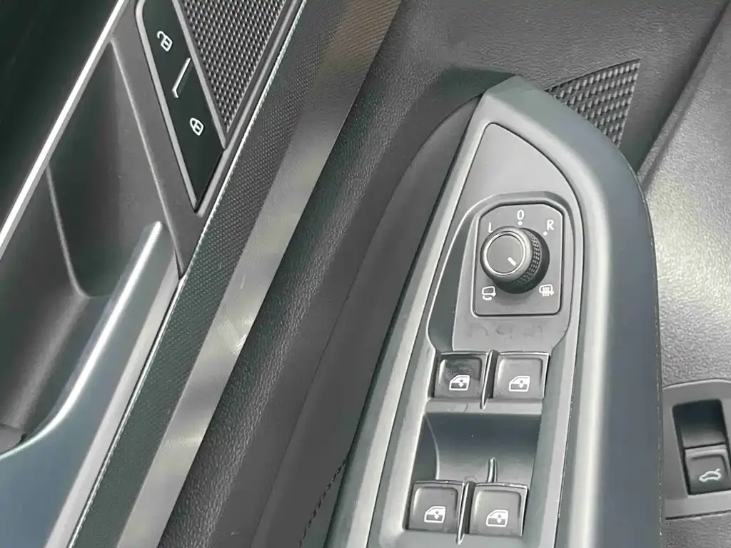 Volkswagen Passat — фото 10