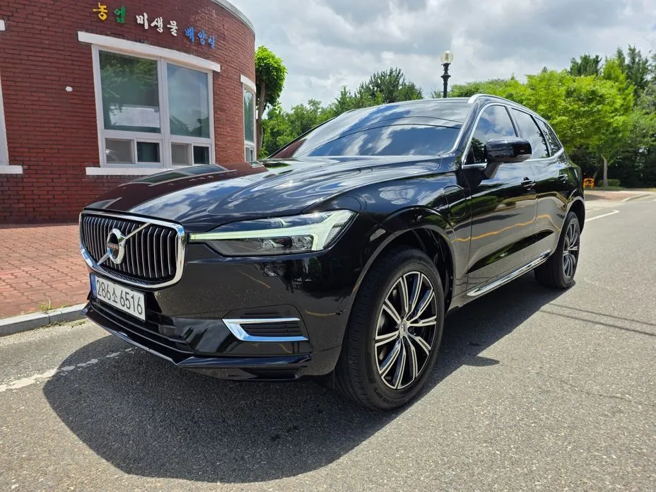 Volvo XC60 — фото 1