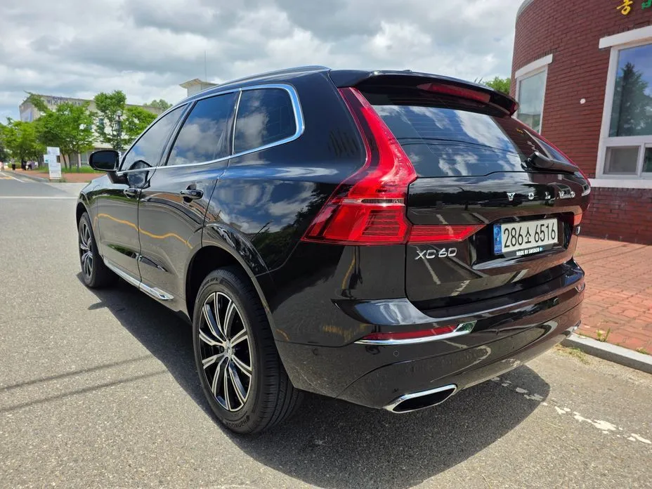 Volvo XC60 — фото 7