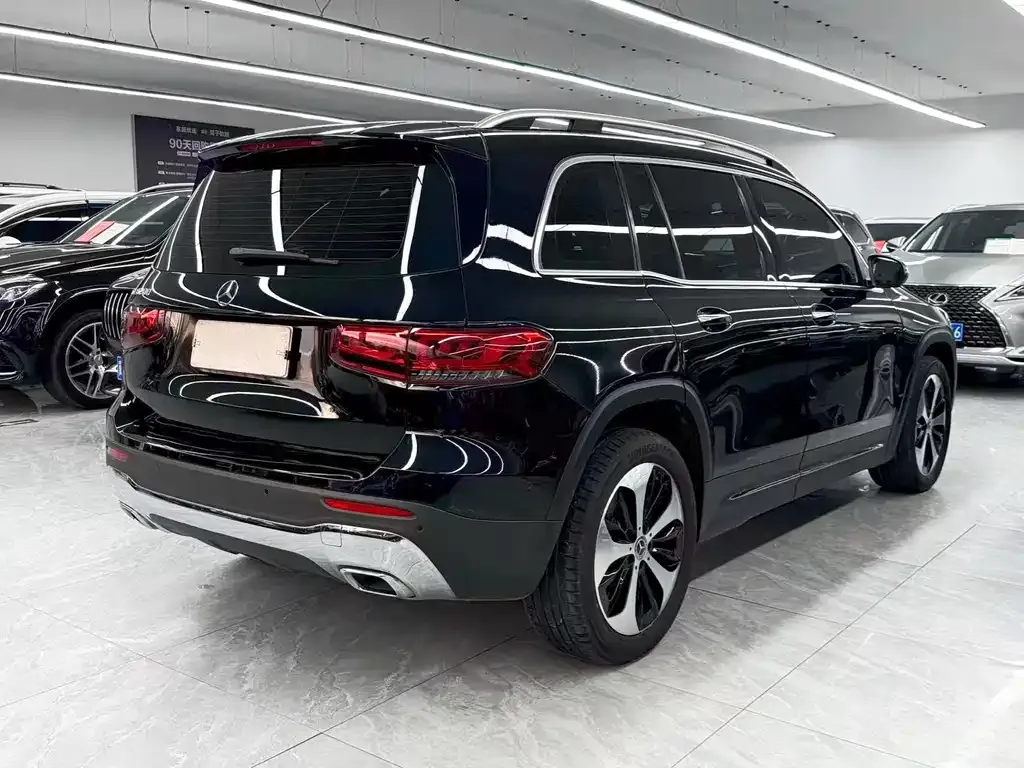 Mercedes-Benz GLB — фото 6