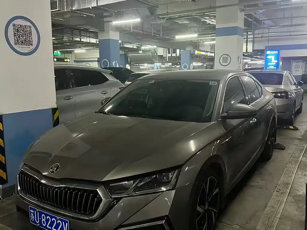 Skoda Octavia — фото 1