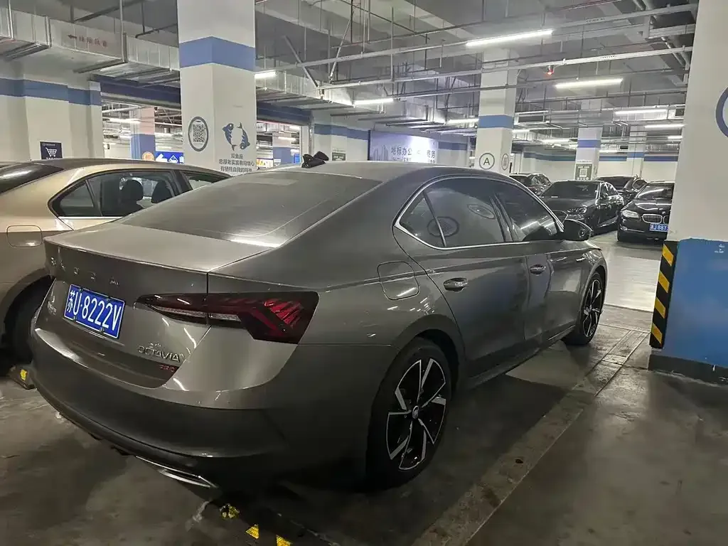 Skoda Octavia — фото 4