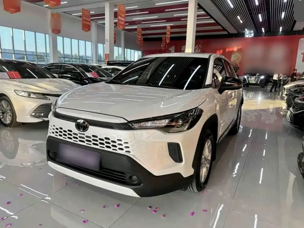 Toyota Corolla Cross — фото 1