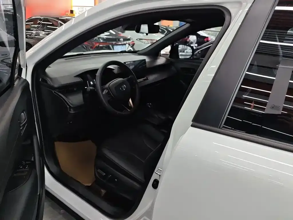 Toyota Corolla Cross — фото 3